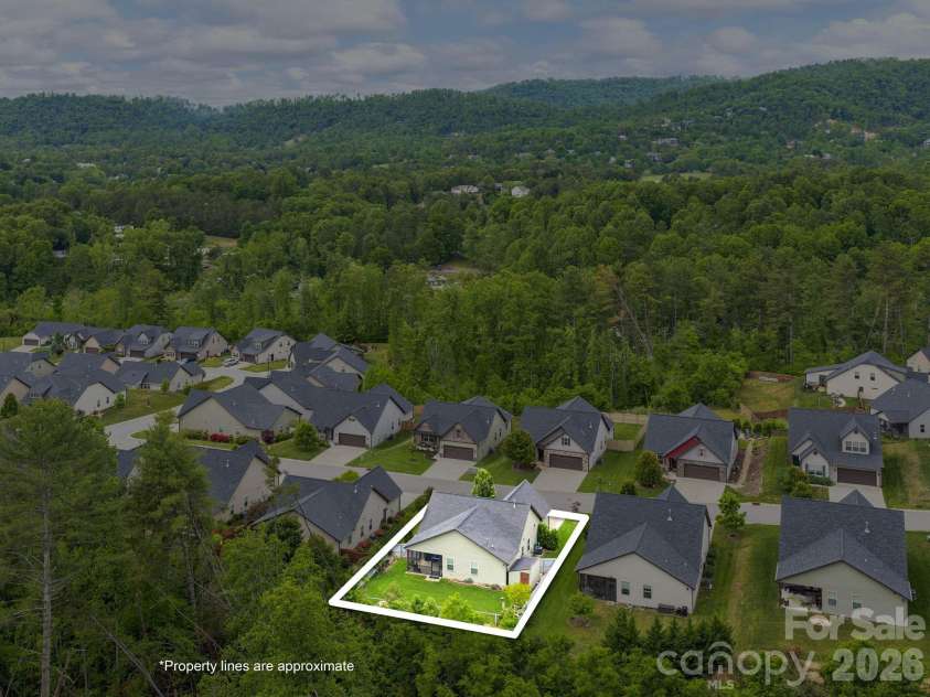200 Water Leaf Drive, Weaverville, NC 28787.  MLS# CAR4374801, YatesRealty ID 24403. 