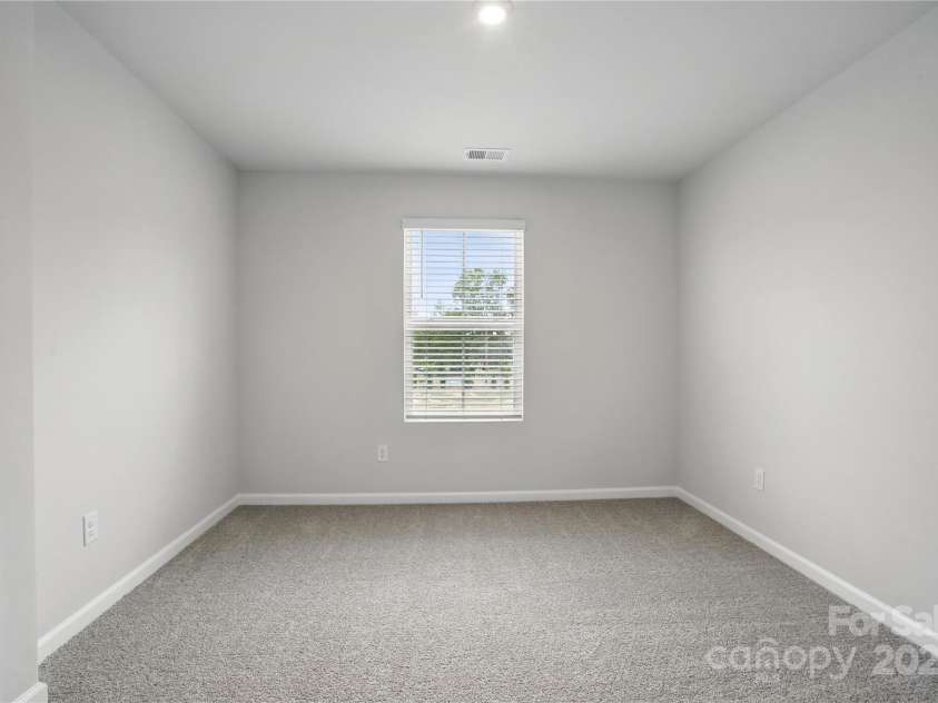 2009 Vinyasa Lane, Charlotte, NC 28215.  MLS# CAR4250038, YatesRealty ID 24404. 