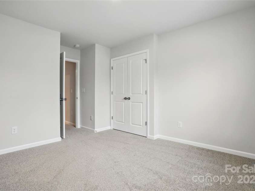 2009 Vinyasa Lane, Charlotte, NC 28215.  MLS# CAR4250038, YatesRealty ID 24404. 