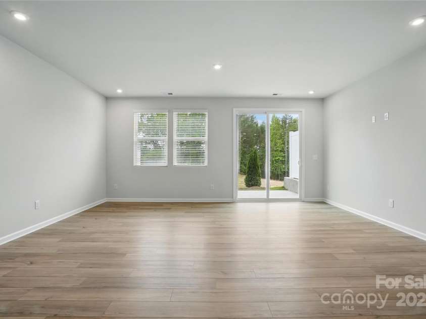 2009 Vinyasa Lane, Charlotte, NC 28215.  MLS# CAR4250038, YatesRealty ID 24404. 