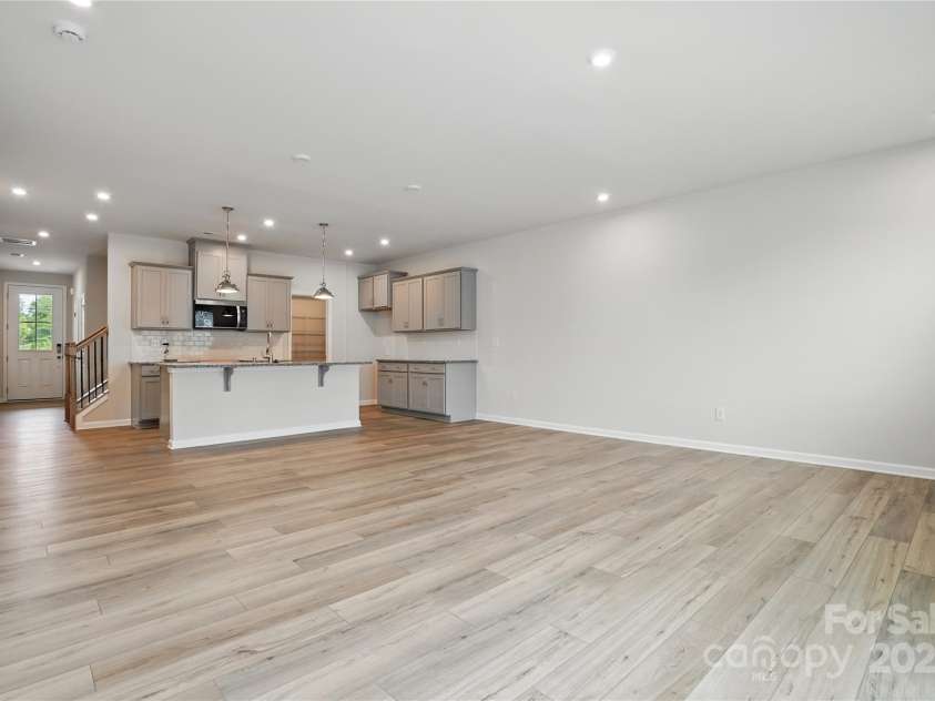 2009 Vinyasa Lane, Charlotte, NC 28215.  MLS# CAR4250038, YatesRealty ID 24404. 