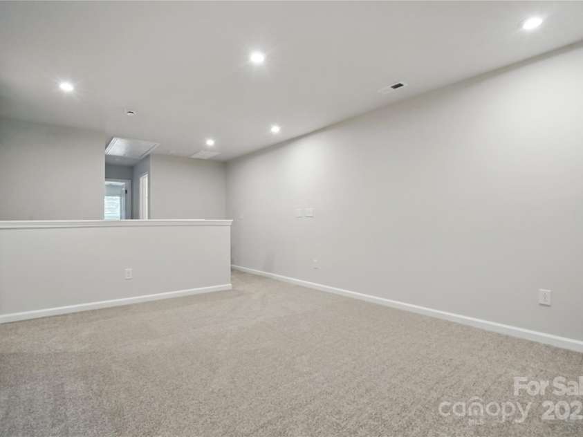 2009 Vinyasa Lane, Charlotte, NC 28215.  MLS# CAR4250038, YatesRealty ID 24404. 