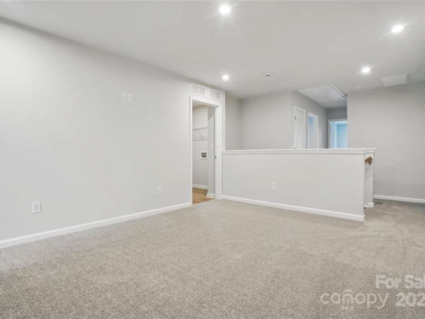 2009 Vinyasa Lane, Charlotte, NC 28215.  MLS# CAR4250038, YatesRealty ID 24404. 