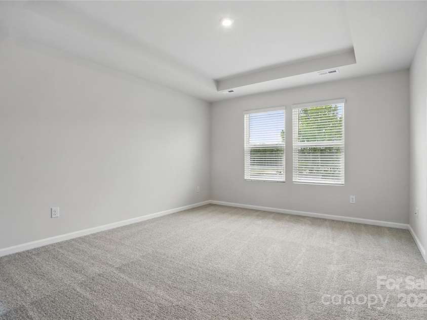 2009 Vinyasa Lane, Charlotte, NC 28215.  MLS# CAR4250038, YatesRealty ID 24404. 