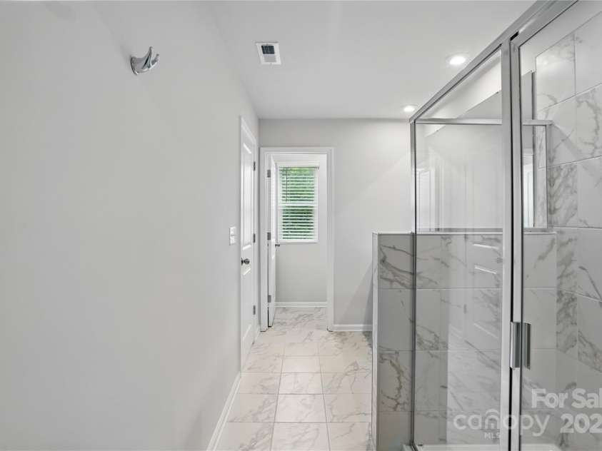 2009 Vinyasa Lane, Charlotte, NC 28215.  MLS# CAR4250038, YatesRealty ID 24404. 