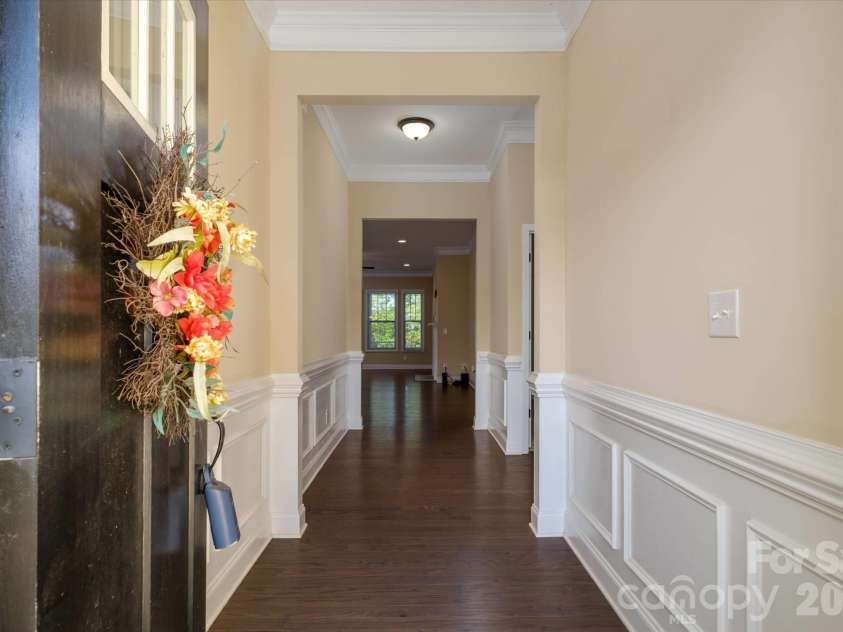 5004 Star Hill Lane, Charlotte, NC 28214.  MLS# CAR4369073, YatesRealty ID 24404. 