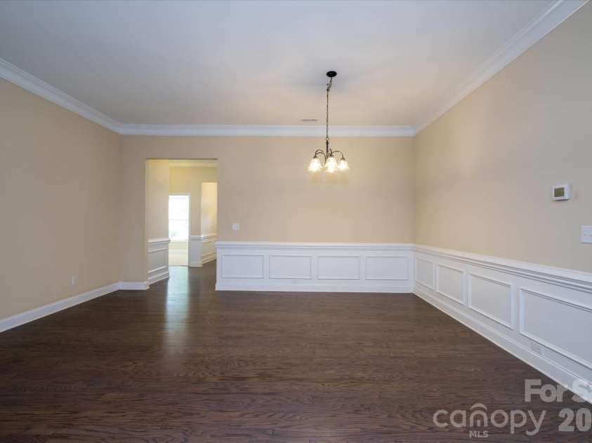 5004 Star Hill Lane, Charlotte, NC 28214.  MLS# CAR4369073, YatesRealty ID 24404. 