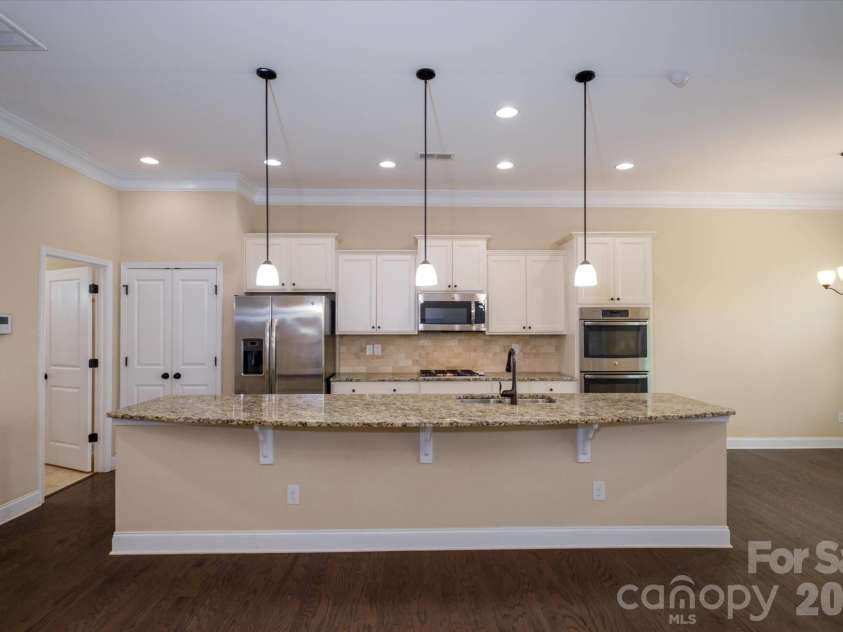 5004 Star Hill Lane, Charlotte, NC 28214.  MLS# CAR4369073, YatesRealty ID 24404. 