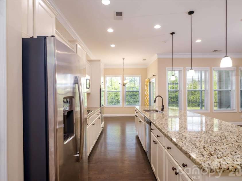 5004 Star Hill Lane, Charlotte, NC 28214.  MLS# CAR4369073, YatesRealty ID 24404. 