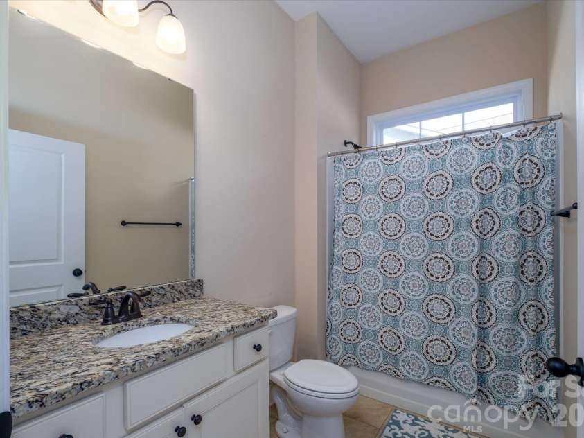 5004 Star Hill Lane, Charlotte, NC 28214.  MLS# CAR4369073, YatesRealty ID 24404. 