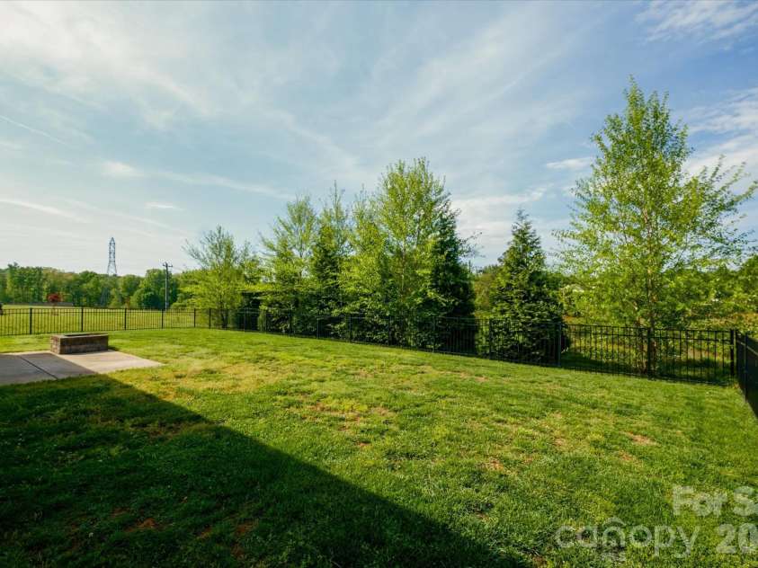 5004 Star Hill Lane, Charlotte, NC 28214.  MLS# CAR4369073, YatesRealty ID 24404. 