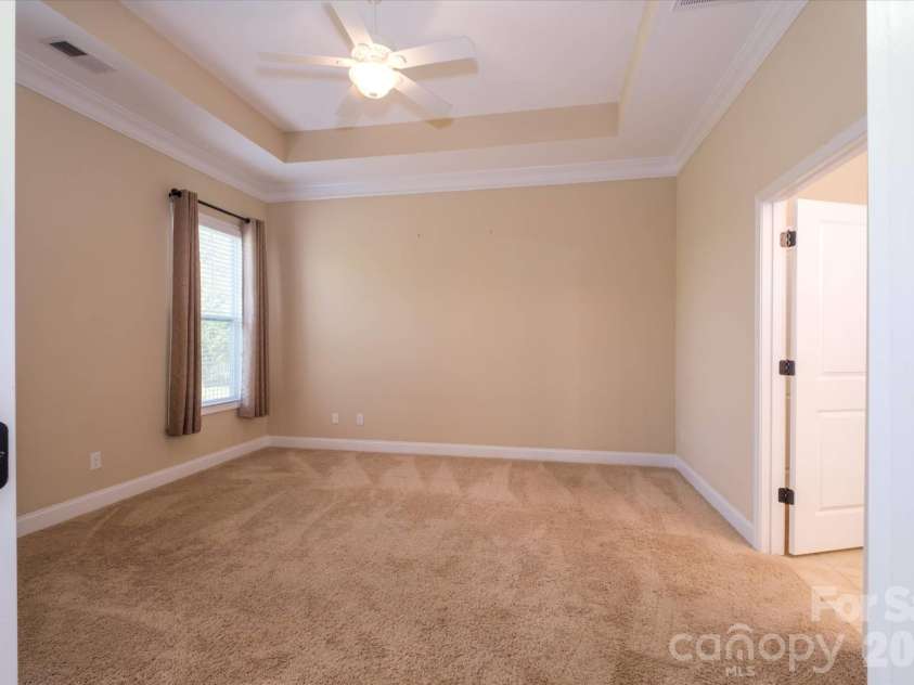 5004 Star Hill Lane, Charlotte, NC 28214.  MLS# CAR4369073, YatesRealty ID 24404. Primary Bedroom