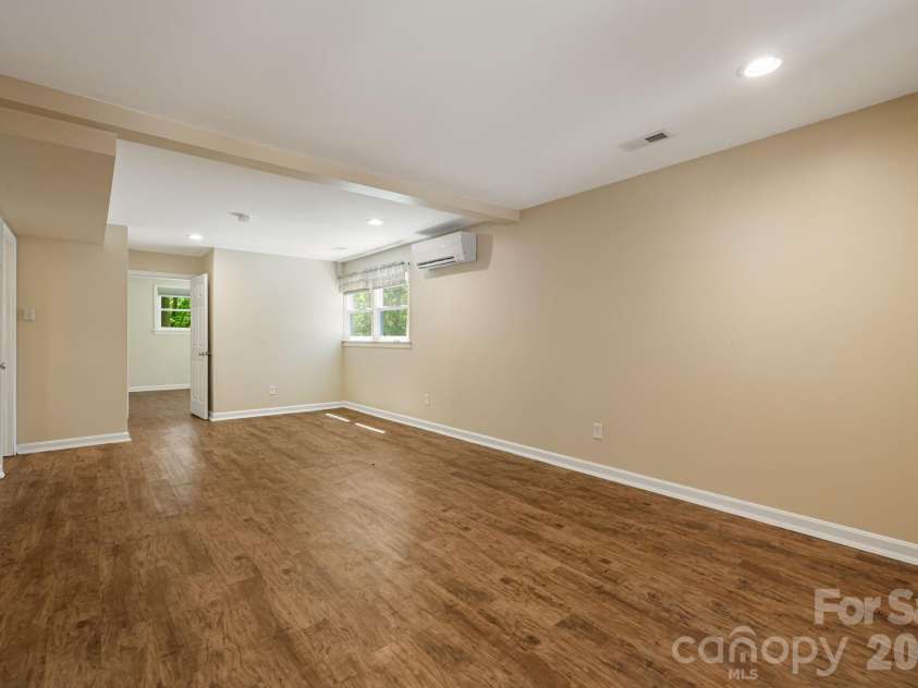 29 Independence Boulevard, Asheville, NC 28805.  MLS# CAR4377856, YatesRealty ID 24405. 