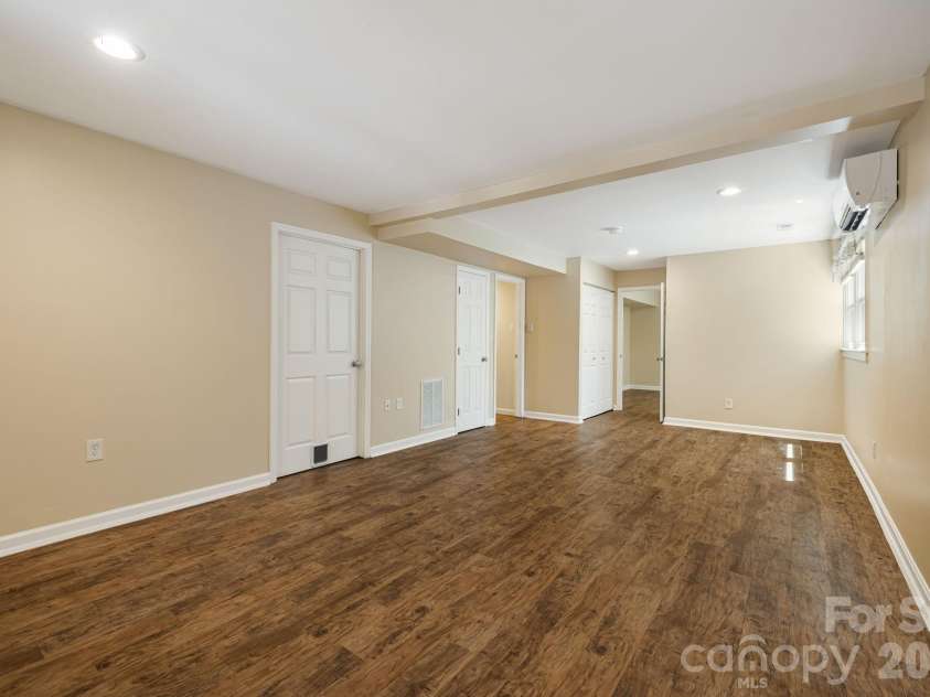 29 Independence Boulevard, Asheville, NC 28805.  MLS# CAR4377856, YatesRealty ID 24405. 