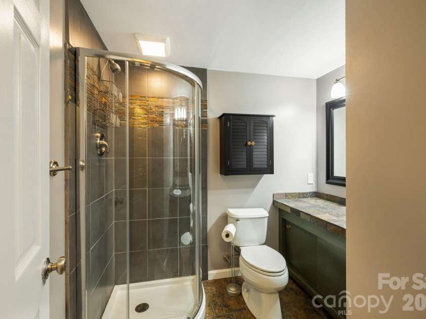 29 Independence Boulevard, Asheville, NC 28805.  MLS# CAR4377856, YatesRealty ID 24405. 