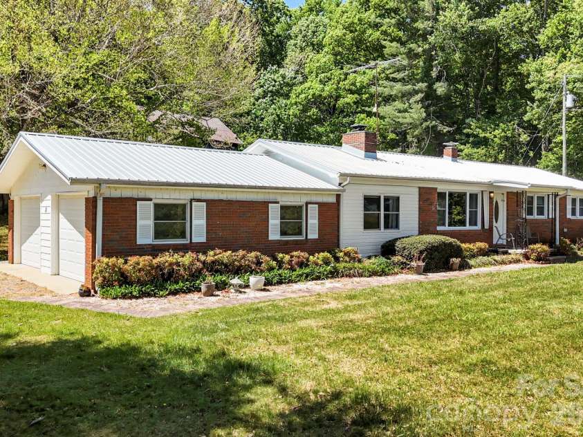 18 Hilda Lane, Mills River, NC 28759.  MLS# CAR4376223, YatesRealty ID 24406. 