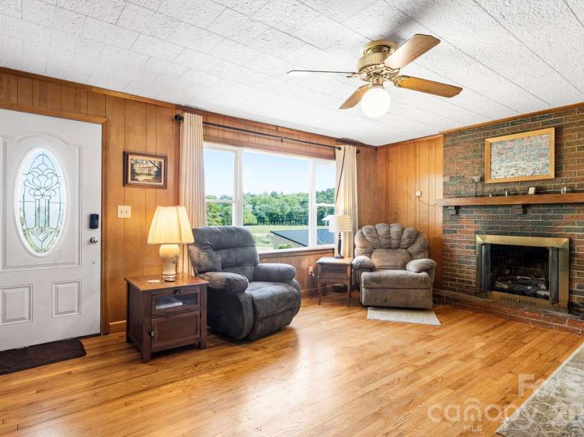 18 Hilda Lane, Mills River, NC 28759.  MLS# CAR4376223, YatesRealty ID 24406. 