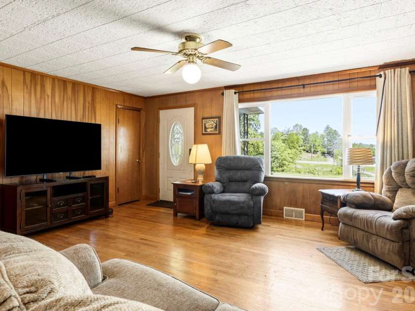 18 Hilda Lane, Mills River, NC 28759.  MLS# CAR4376223, YatesRealty ID 24406. 