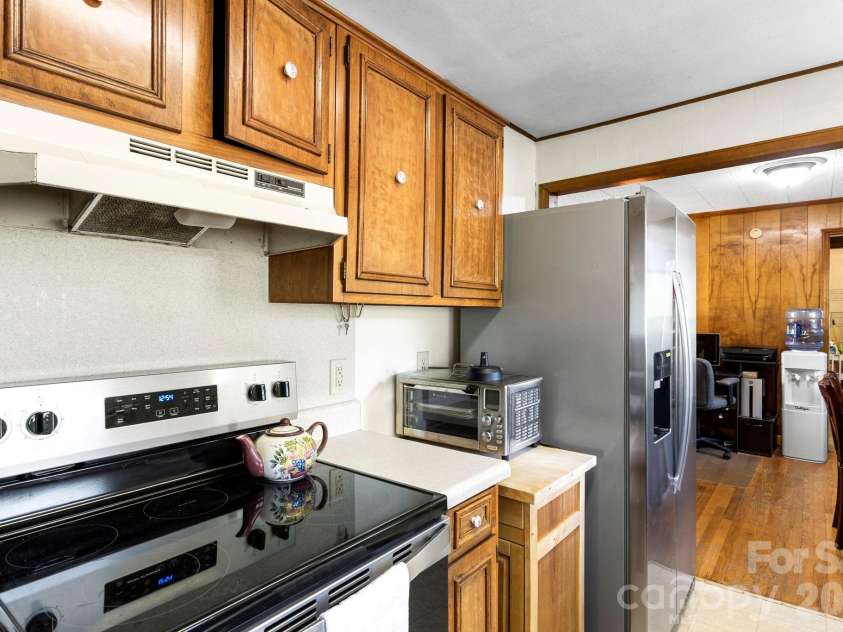 18 Hilda Lane, Mills River, NC 28759.  MLS# CAR4376223, YatesRealty ID 24406. 