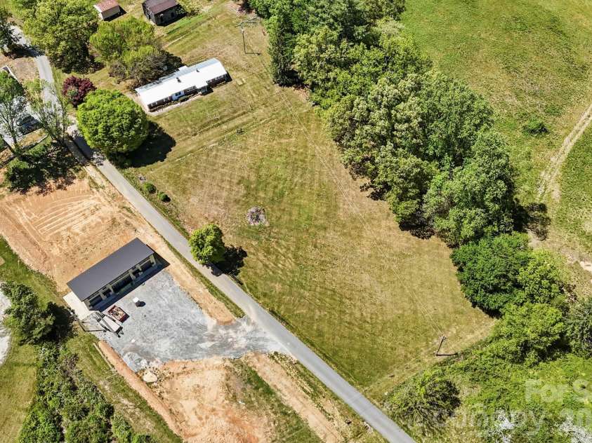 18 Hilda Lane, Mills River, NC 28759.  MLS# CAR4376223, YatesRealty ID 24406. 