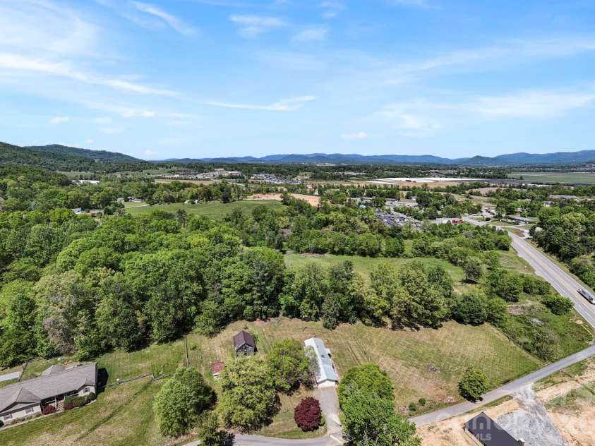 18 Hilda Lane, Mills River, NC 28759.  MLS# CAR4376223, YatesRealty ID 24406. 