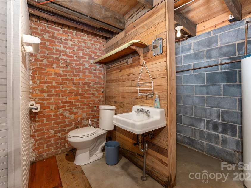 408 South Carolina Terrace, Montreat, NC 28757.  MLS# CAR4277400, YatesRealty ID 24406. 