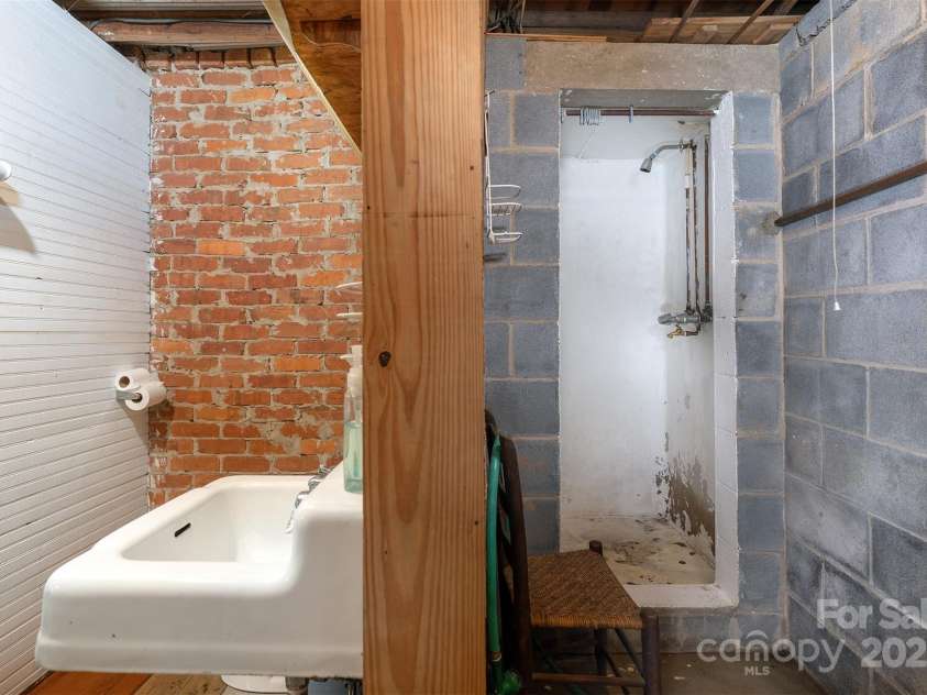 408 South Carolina Terrace, Montreat, NC 28757.  MLS# CAR4277400, YatesRealty ID 24406. 