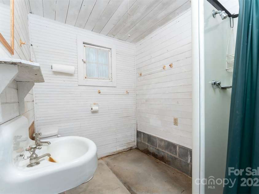 408 South Carolina Terrace, Montreat, NC 28757.  MLS# CAR4277400, YatesRealty ID 24406. 