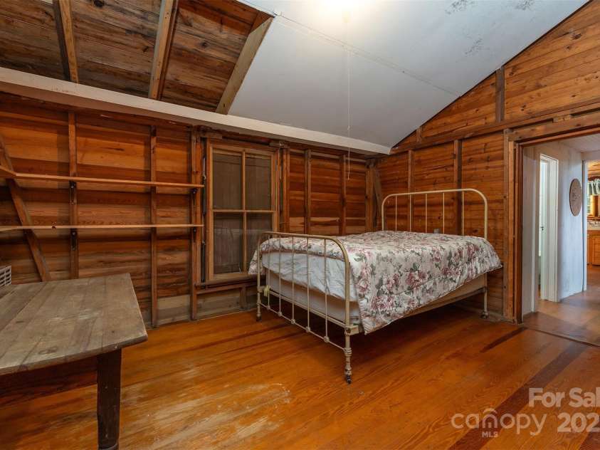 408 South Carolina Terrace, Montreat, NC 28757.  MLS# CAR4277400, YatesRealty ID 24406. 