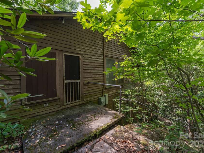 408 South Carolina Terrace, Montreat, NC 28757.  MLS# CAR4277400, YatesRealty ID 24406. 