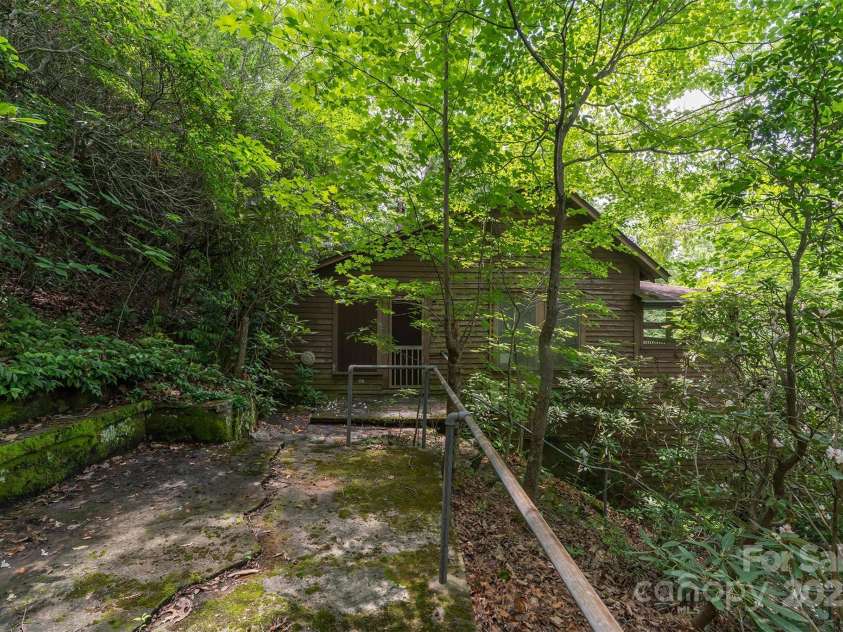 408 South Carolina Terrace, Montreat, NC 28757.  MLS# CAR4277400, YatesRealty ID 24406. 