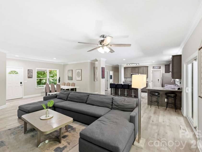 311 Charming Lane, Hendersonville, NC 28792.  MLS# CAR4384308, YatesRealty ID 24407. 