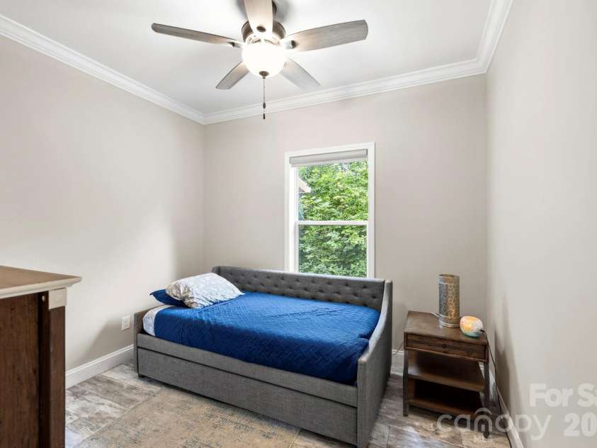 311 Charming Lane, Hendersonville, NC 28792.  MLS# CAR4384308, YatesRealty ID 24407. 