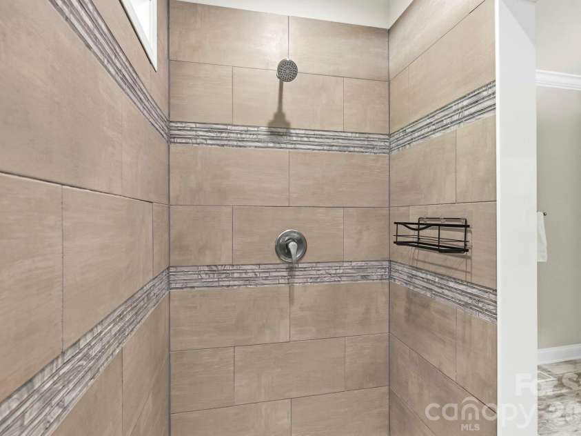 311 Charming Lane, Hendersonville, NC 28792.  MLS# CAR4384308, YatesRealty ID 24407. 