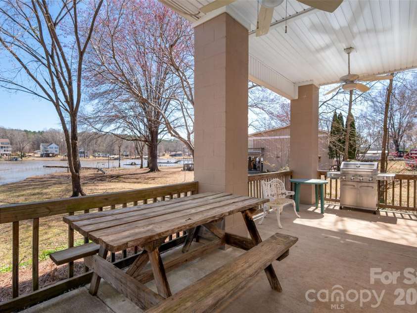 2504 Cottage Lane, Liberty Hill, SC 29074.  MLS# CAR4380286, YatesRealty ID 24408. 