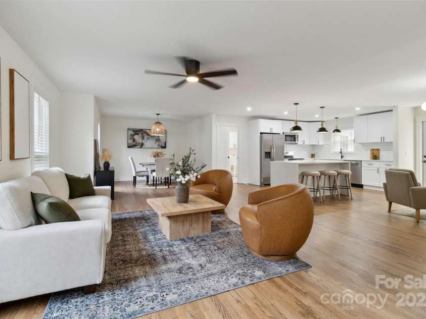 3801 Rea Road, Charlotte, NC 28226.  MLS# CAR4265177, YatesRealty ID 24408. 