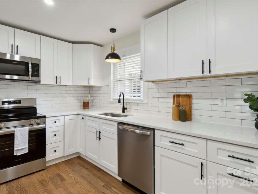 3801 Rea Road, Charlotte, NC 28226.  MLS# CAR4265177, YatesRealty ID 24408. 