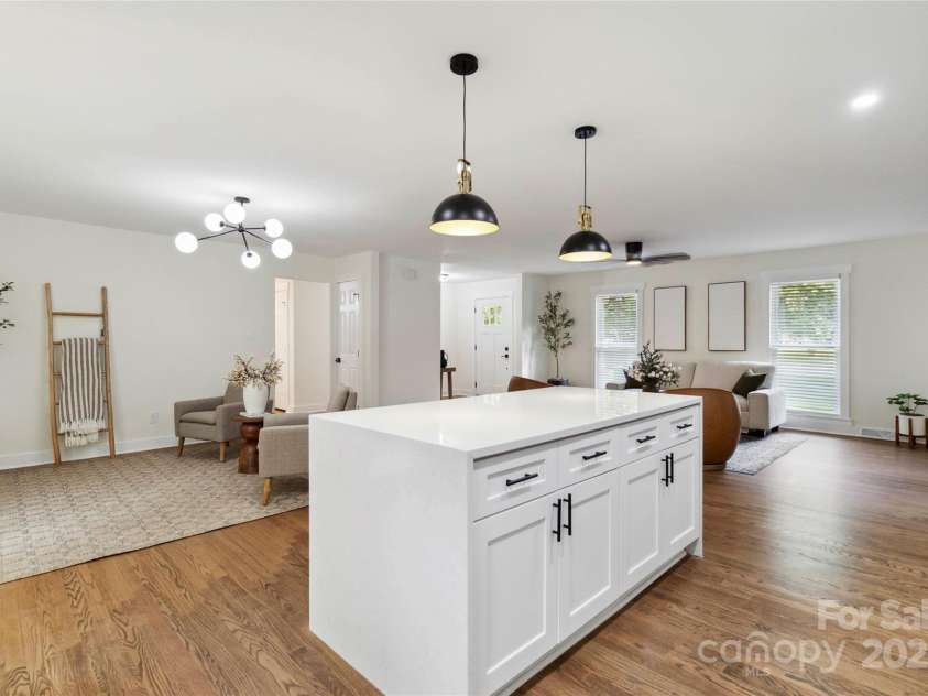 3801 Rea Road, Charlotte, NC 28226.  MLS# CAR4265177, YatesRealty ID 24408. 