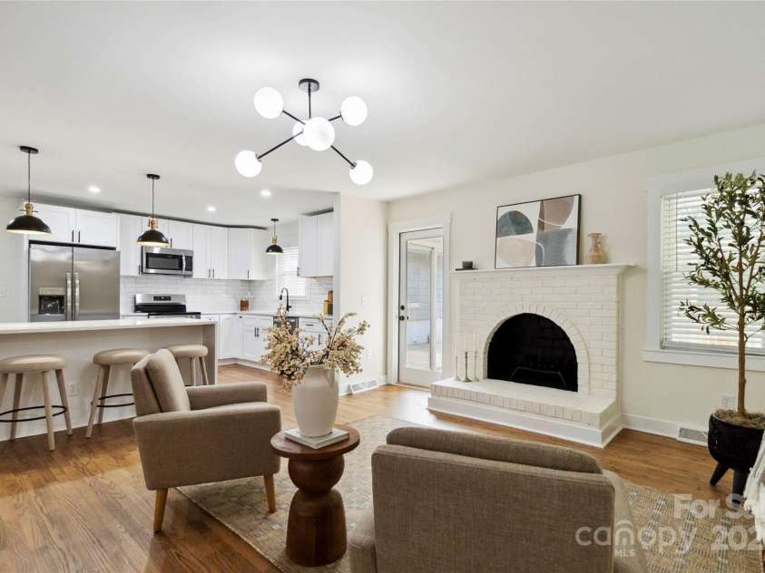 3801 Rea Road, Charlotte, NC 28226.  MLS# CAR4265177, YatesRealty ID 24408. 