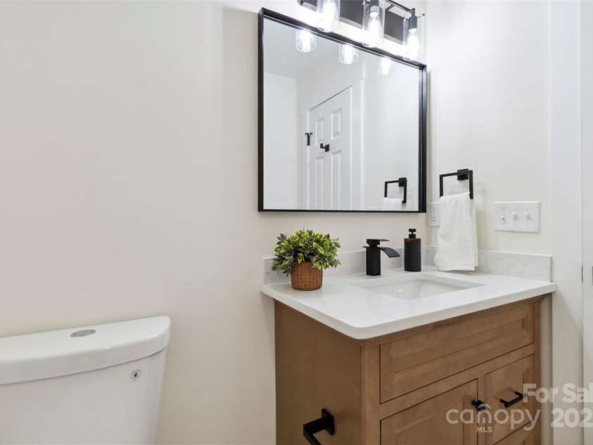 3801 Rea Road, Charlotte, NC 28226.  MLS# CAR4265177, YatesRealty ID 24408. 