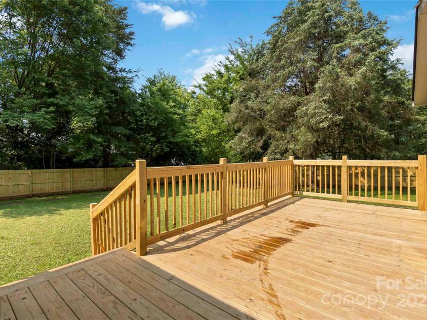 3801 Rea Road, Charlotte, NC 28226.  MLS# CAR4265177, YatesRealty ID 24408. 