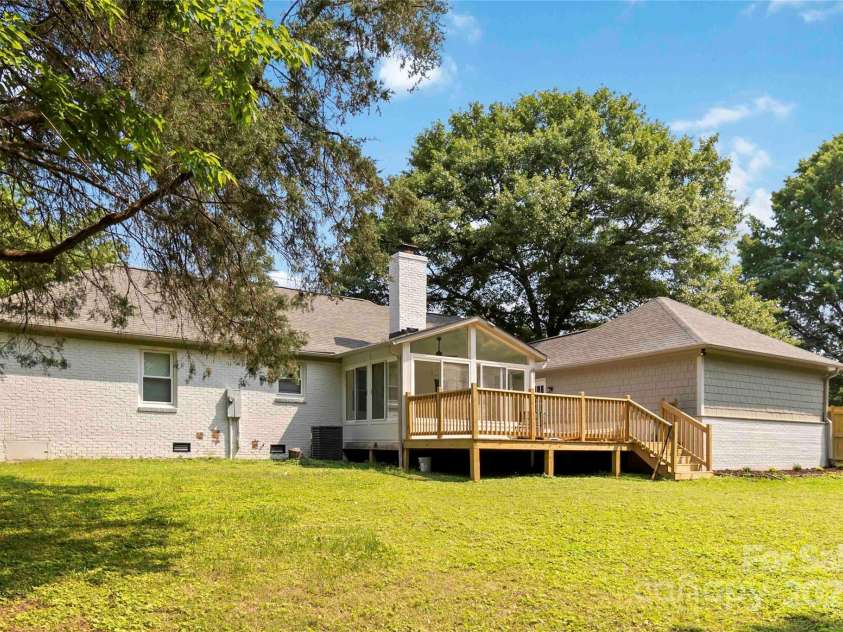 3801 Rea Road, Charlotte, NC 28226.  MLS# CAR4265177, YatesRealty ID 24408. 