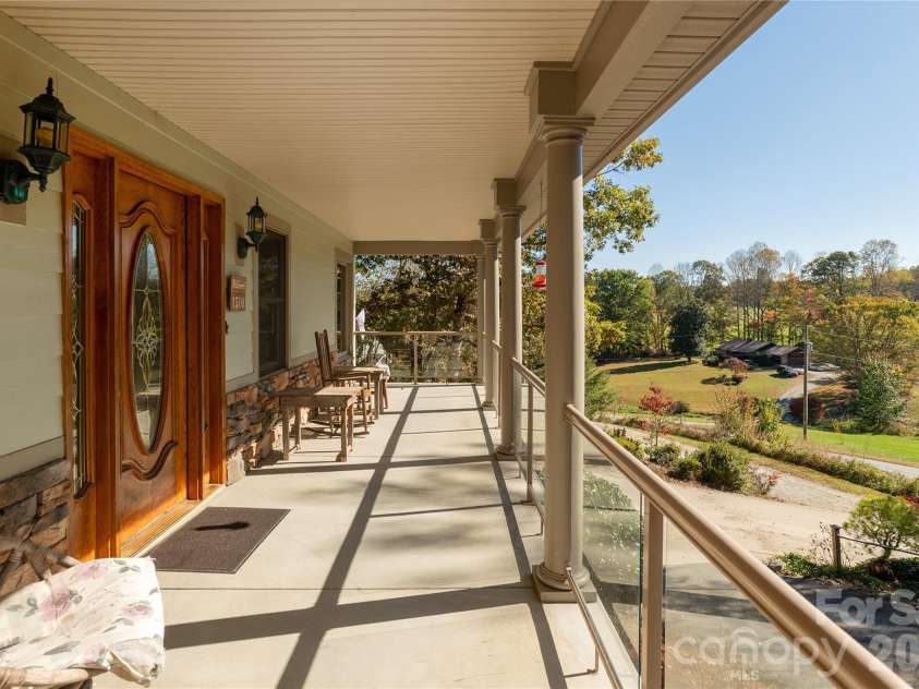 1510 Chestnut Gap Road, Hendersonville, NC 28792.  MLS# CAR4314320, YatesRealty ID 24409. 