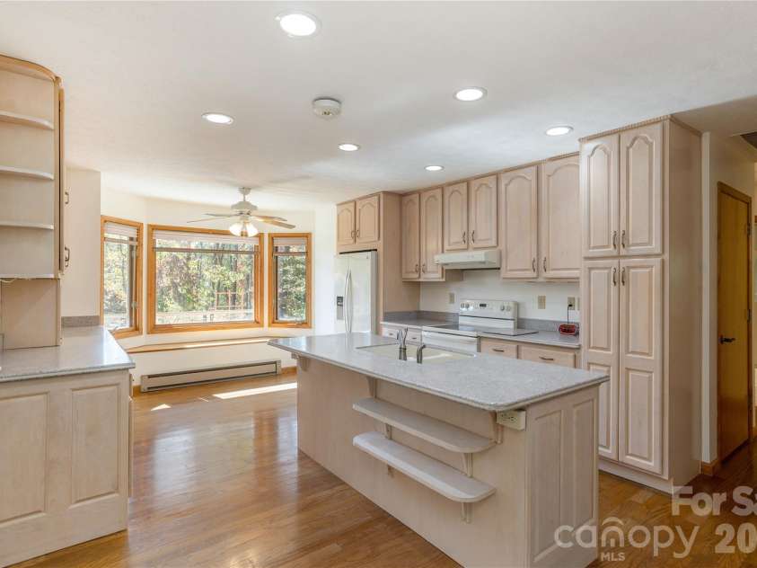 1510 Chestnut Gap Road, Hendersonville, NC 28792.  MLS# CAR4314320, YatesRealty ID 24409. 