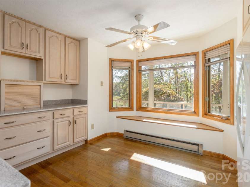 1510 Chestnut Gap Road, Hendersonville, NC 28792.  MLS# CAR4314320, YatesRealty ID 24409. 