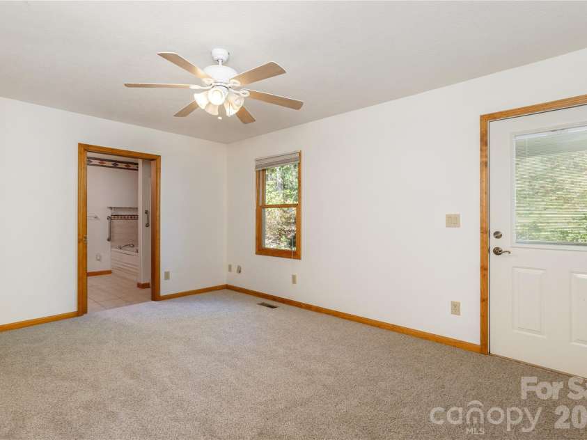 1510 Chestnut Gap Road, Hendersonville, NC 28792.  MLS# CAR4314320, YatesRealty ID 24409. 