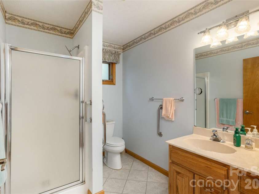 1510 Chestnut Gap Road, Hendersonville, NC 28792.  MLS# CAR4314320, YatesRealty ID 24409. 