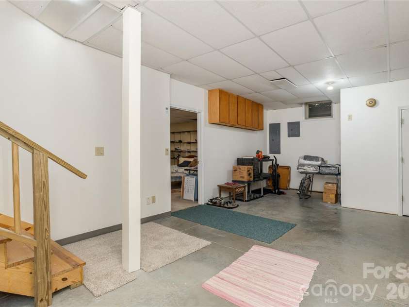 1510 Chestnut Gap Road, Hendersonville, NC 28792.  MLS# CAR4314320, YatesRealty ID 24409. 