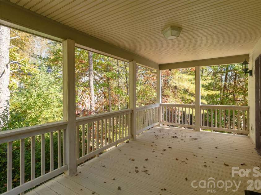 1510 Chestnut Gap Road, Hendersonville, NC 28792.  MLS# CAR4314320, YatesRealty ID 24409. 
