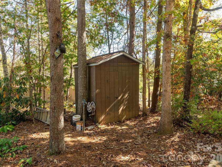 1510 Chestnut Gap Road, Hendersonville, NC 28792.  MLS# CAR4314320, YatesRealty ID 24409. 